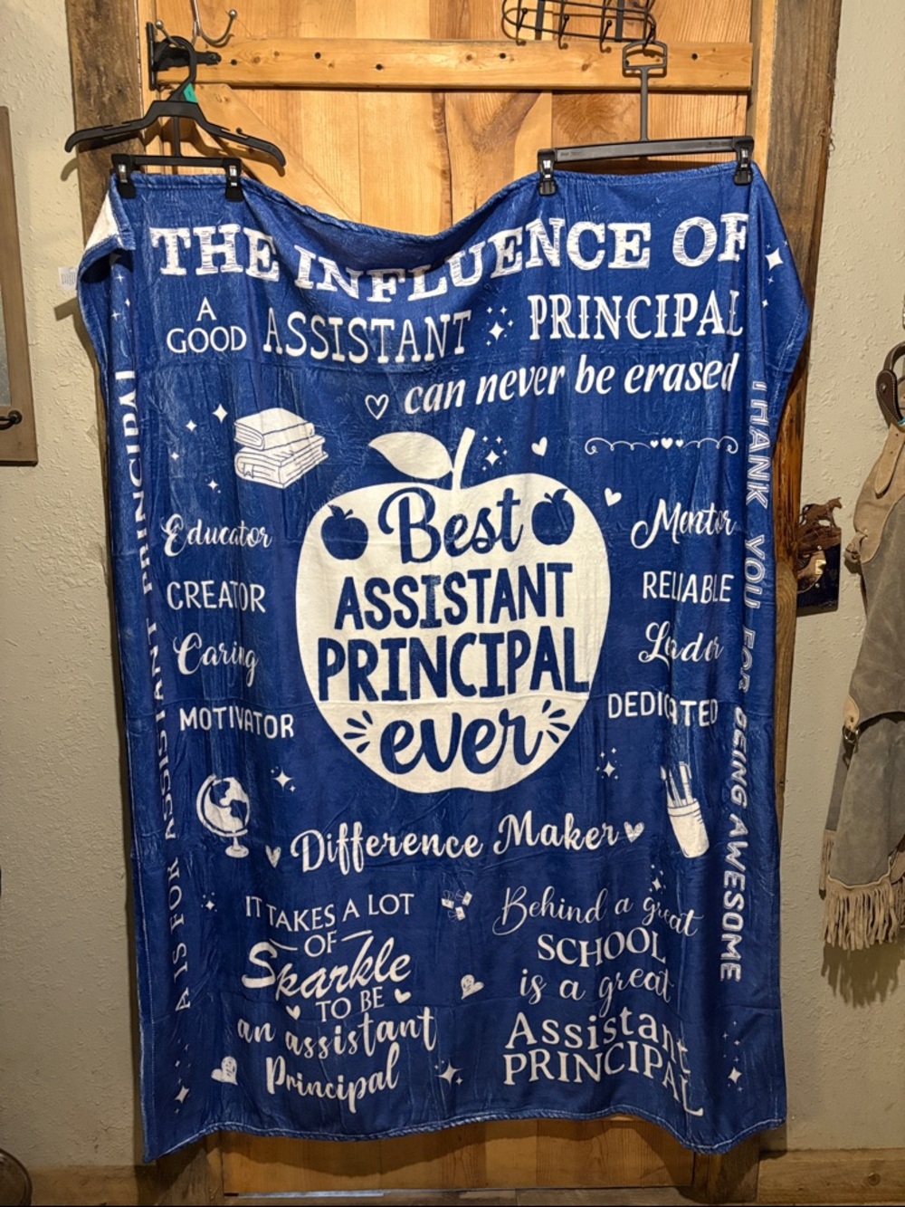 Best Assistant Principal Ever Blue Throw Blanket - Appreciation Gift